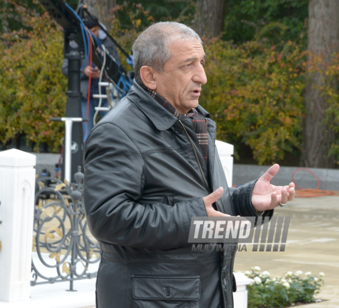 Azerbaijani public visits Alley of Honor to commemorate 12th death anniversary of Heydar Aliyev. Azerbaijan, Dec.12, 2015